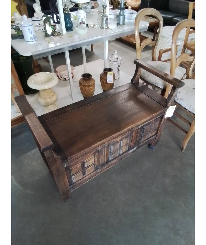 BANC COFFRE BOSI MOULURÉ A ROULETTES 