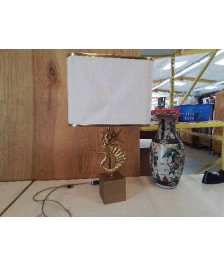 LAMPE HIPPOCAMPE DORÉ 