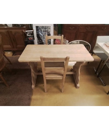 TABLE EN BOIS AEROGOMMEE 