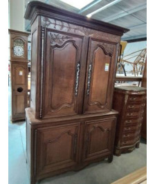 BUFFET 2 CORPS BOIS MOULURÉ ET SCULPTÉ 4 PORTES 