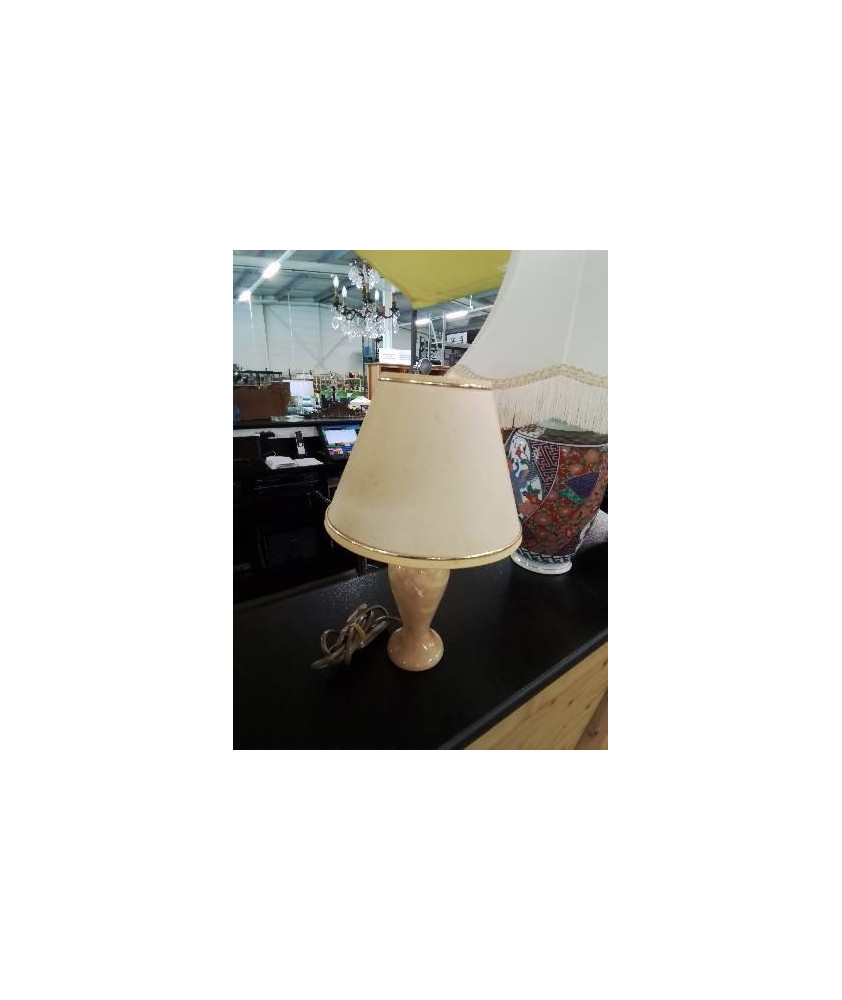LAMPE ALBATRE AJ OCRE LISERÉ DORÉ 