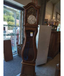 HORLOGE DE PARQUET BOIS CLAIR MOULURÉ EN L\'ÉTAT 