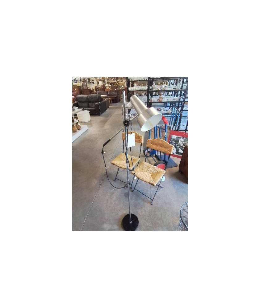 LAMPADAIRE SPOT MÉTAL CHROMÉ ET NOIR HAUTEUR AJUSTABLE ANNÉES 50
