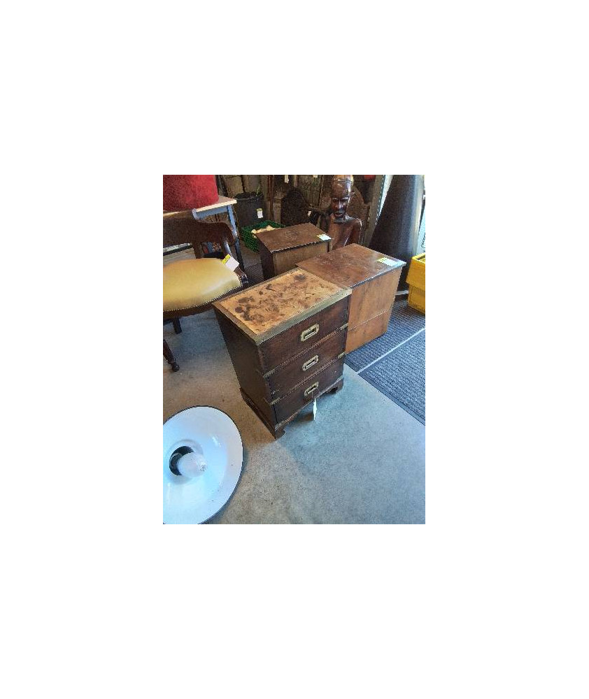 CHEVET 3 TIROIRS BOIS ET LAITON STYLE MARINE 