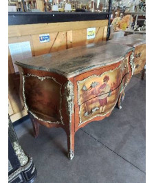 COMMODE STYLE LOUIS XV BOIS DE ROSE GRANITURES  BRONZE 2 TIROIRS A DECOR DE SCÈNE GALANTE PLATEAU MA
