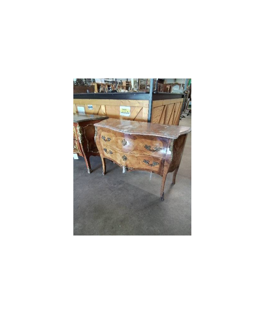 COMMODE CINTREE  STYLE LOUIS XV MARQUETERIE FERRURES BRONZE