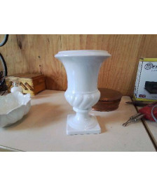 VASE TYPE MEDICIS EN PORCELAINE