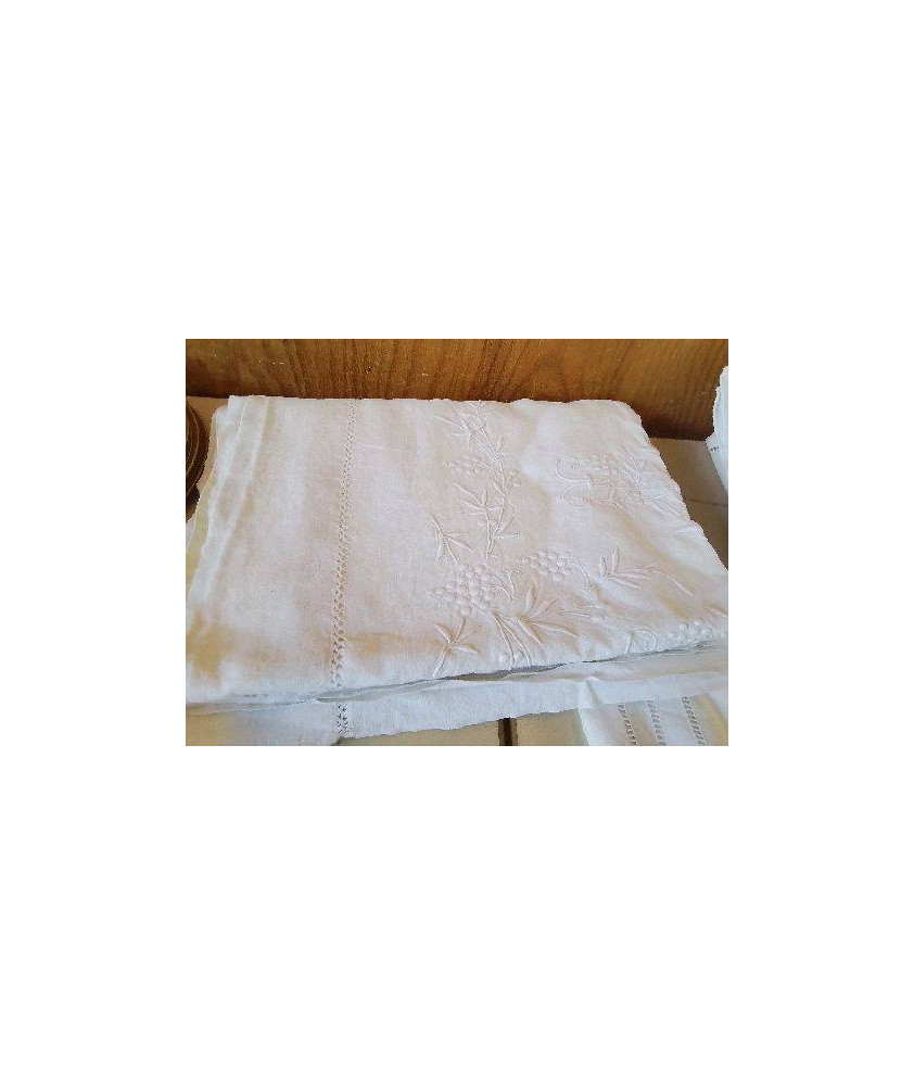 GRANDE NAPPE BRODÉ 