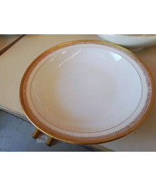 PLAT EN PORCELAINE LISIERE DORÉE