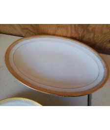 PLAT EN PORCELAINE LISIERE DORÉE 