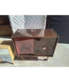 MEUBLE BAR SUR ROULETTES 