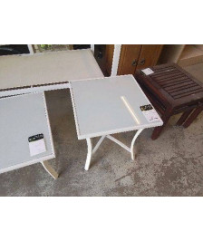 PETITE TABLE DE JARDIN CARRÉE