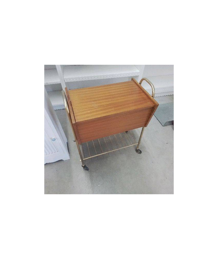 MEUBLE VINTAGE A ROULETTES