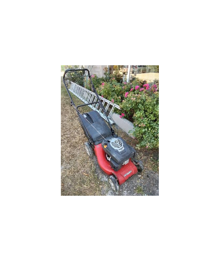 TONDEUSE THERMIQUE TRACTÉE RASER OM55 160CC