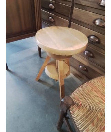 TABOURET A VIS BOIS CLAIR