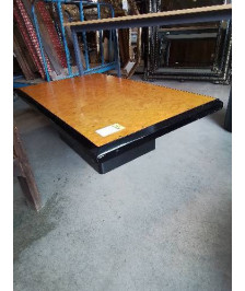 TABLE BASSE RECTANGULAIRE BOIS CLAIR ET NOIR ANNÉES 80