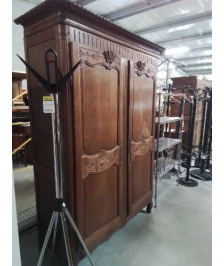 ARMOIRE CAUCHOISE LINGERE BOIS MOULURÉ ET SCULPTÉ AUX FLEURS DÉBUT XXE