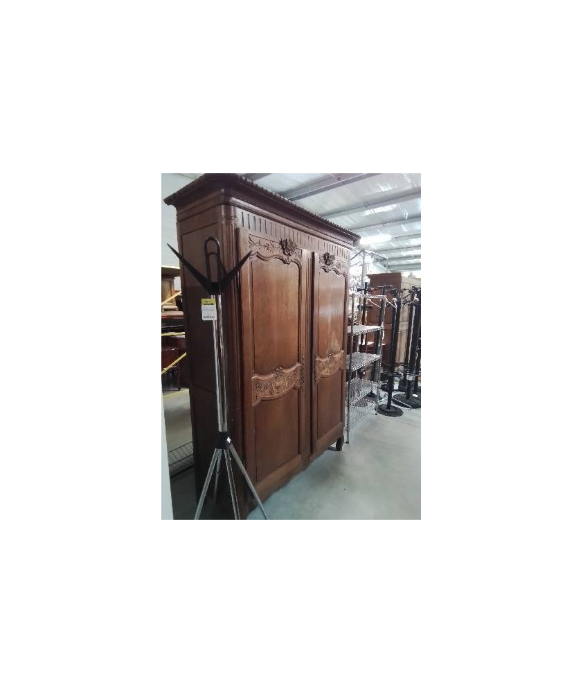 ARMOIRE CAUCHOISE LINGERE BOIS MOULURÉ ET SCULPTÉ AUX FLEURS DÉBUT XXE