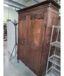 ARMOIRE CAUCHOISE LINGERE BOIS MOULURÉ ET SCULPTÉ AUX FLEURS DÉBUT XXE