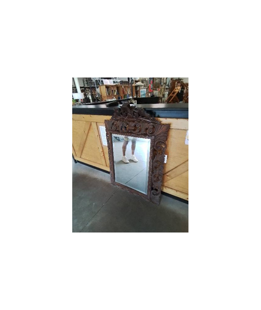 MIROIR BOIS SCULPTÉ A FRONTON FIN XIXE 83X123