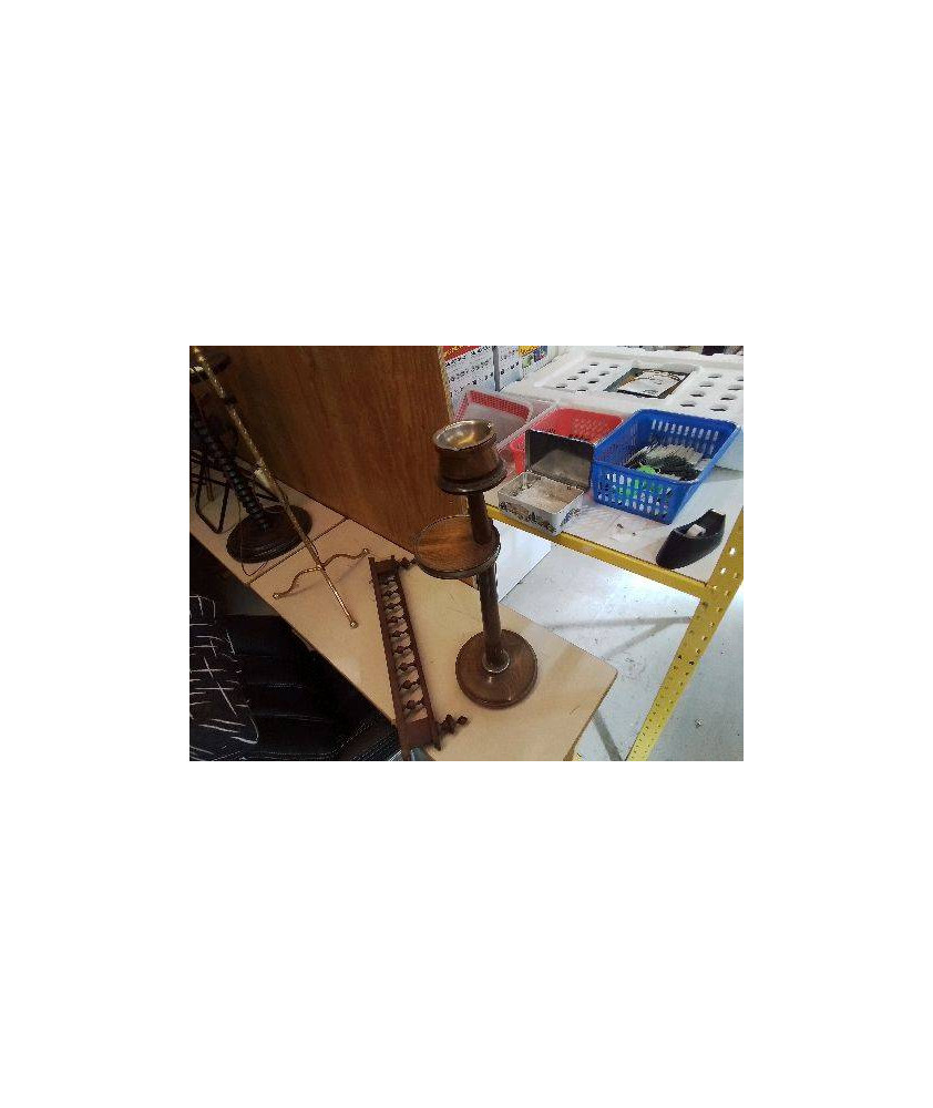 TABLE A FUMER CENDRIER SUR PIED
