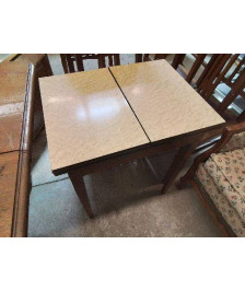 PETITE TABLE A RABAT