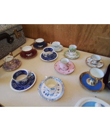 TASSE ET SOUCOUPE PORCELAINE FINE 
