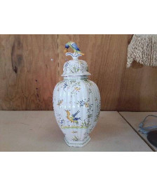 VASE EN FAÏENCE MOUSTIER 