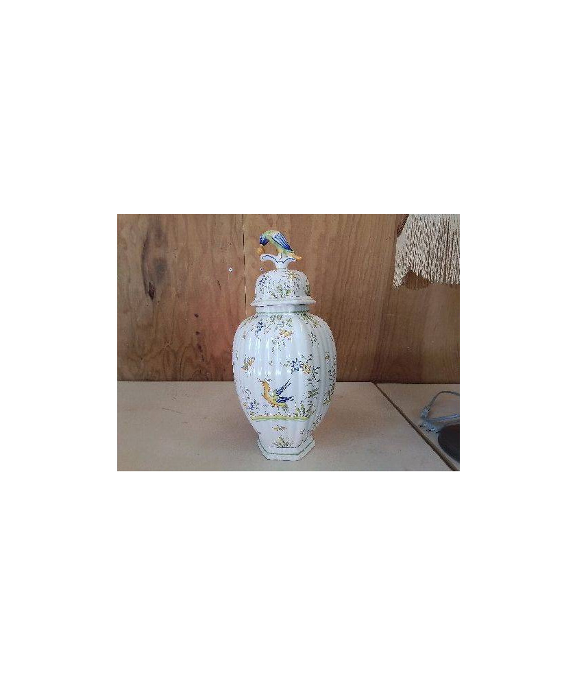 VASE EN FAÏENCE MOUSTIER 
