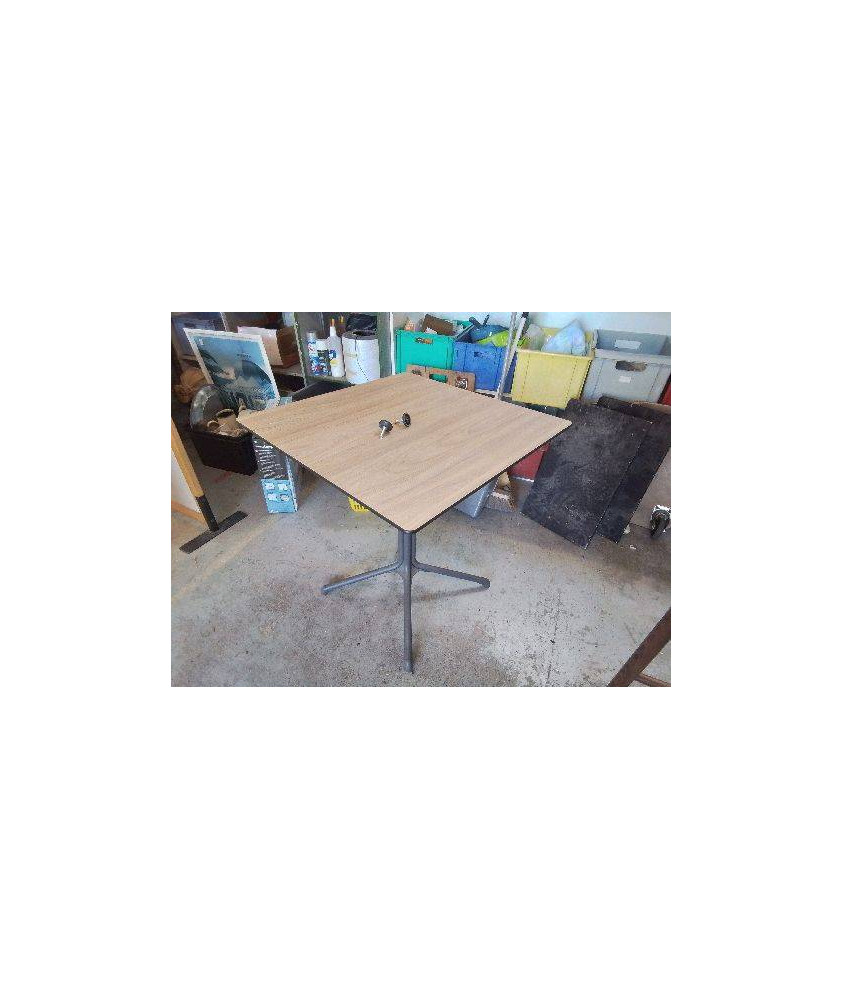 TABLE DE BISTROT 