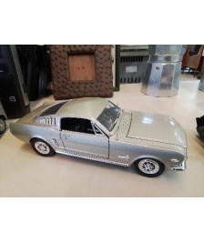 FORD MUSTANG 1965 SOLIDO 