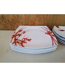 LOT DE 4 ASSIETTES CARRÉ MOTIF FLORAL