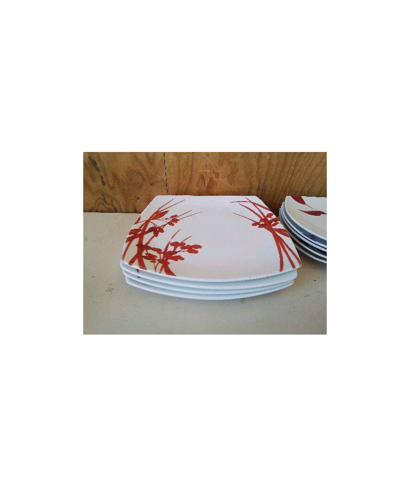 LOT DE 4 ASSIETTES CARRÉ MOTIF FLORAL