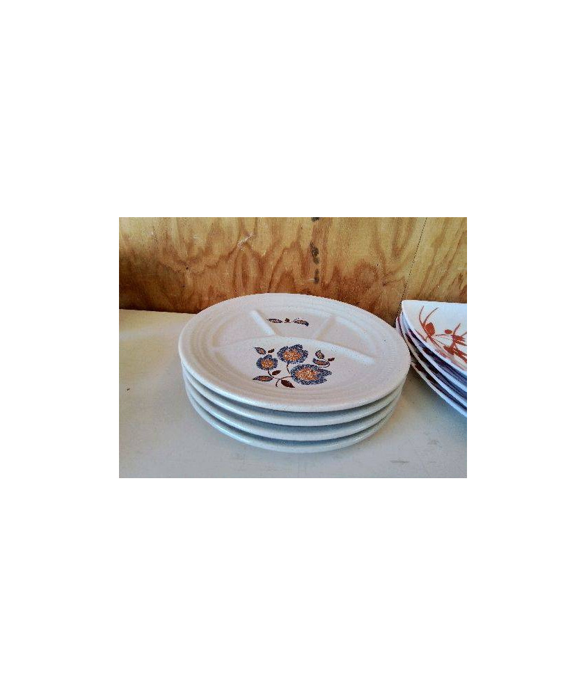 LOT DE 4 ASSIETTES EN FAÏENCE 
