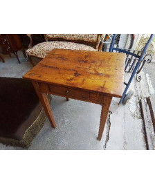 PETITE TABLE 