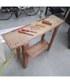 ETABLI D’ENFANTS AVEC OUTILS