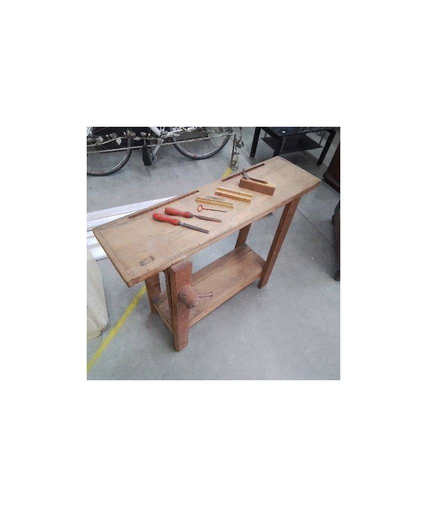 ETABLI D’ENFANTS AVEC OUTILS