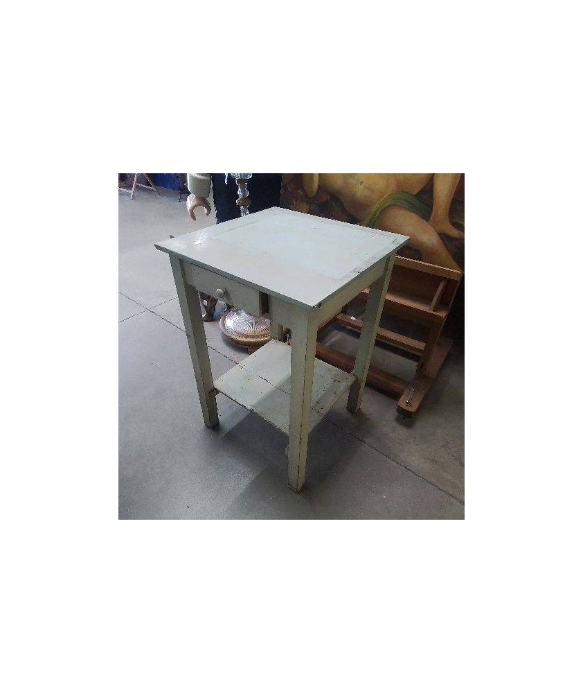 PETITE TABLE D’APPOINT VERTE