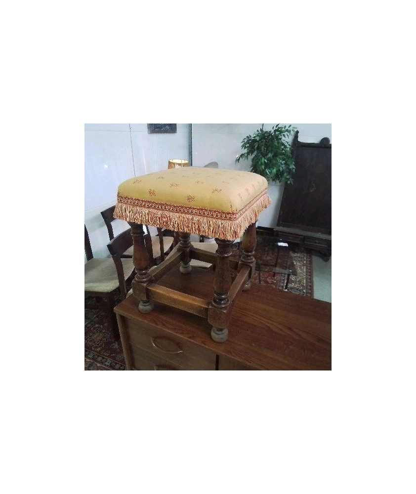 TABOURET TAPISSÉ
