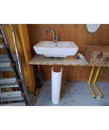 LAVABO AVEC SA COLONNE 