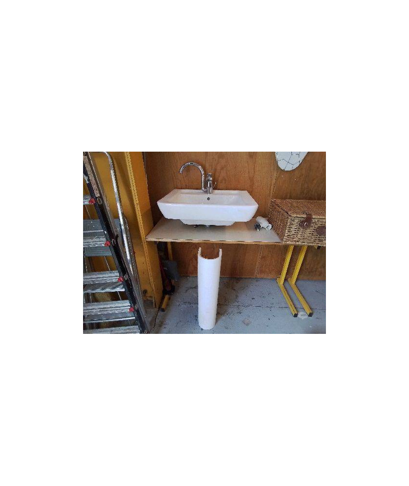 LAVABO AVEC SA COLONNE 