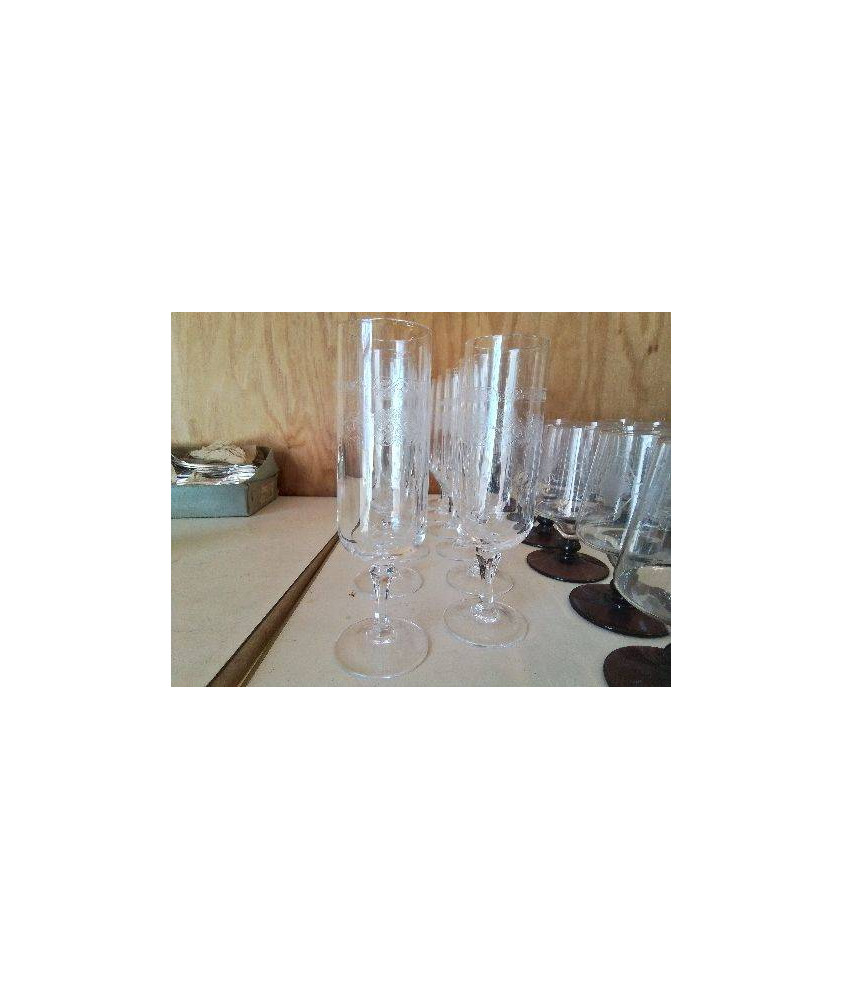 VERRE EN CRISTAL MOTIF FLORAL 