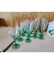 VERRE PIED VERT 