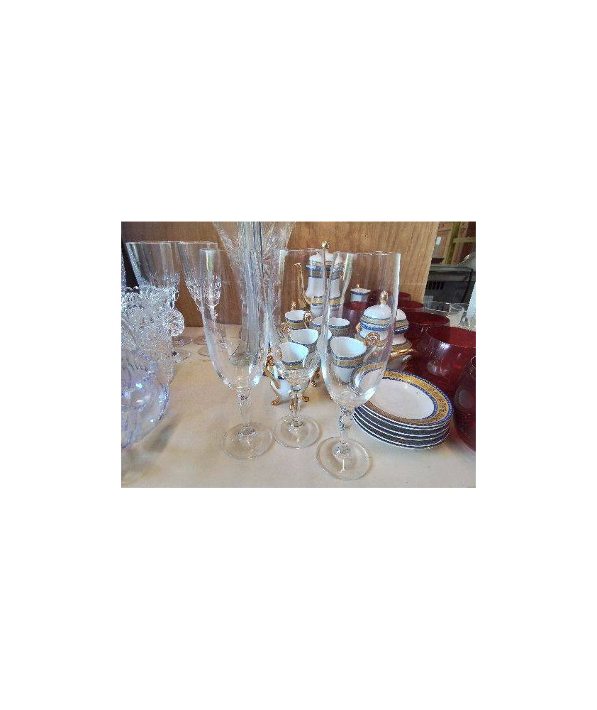 LOT DE 3 VERRES A CHAMPAGNE EN CRISTAL 