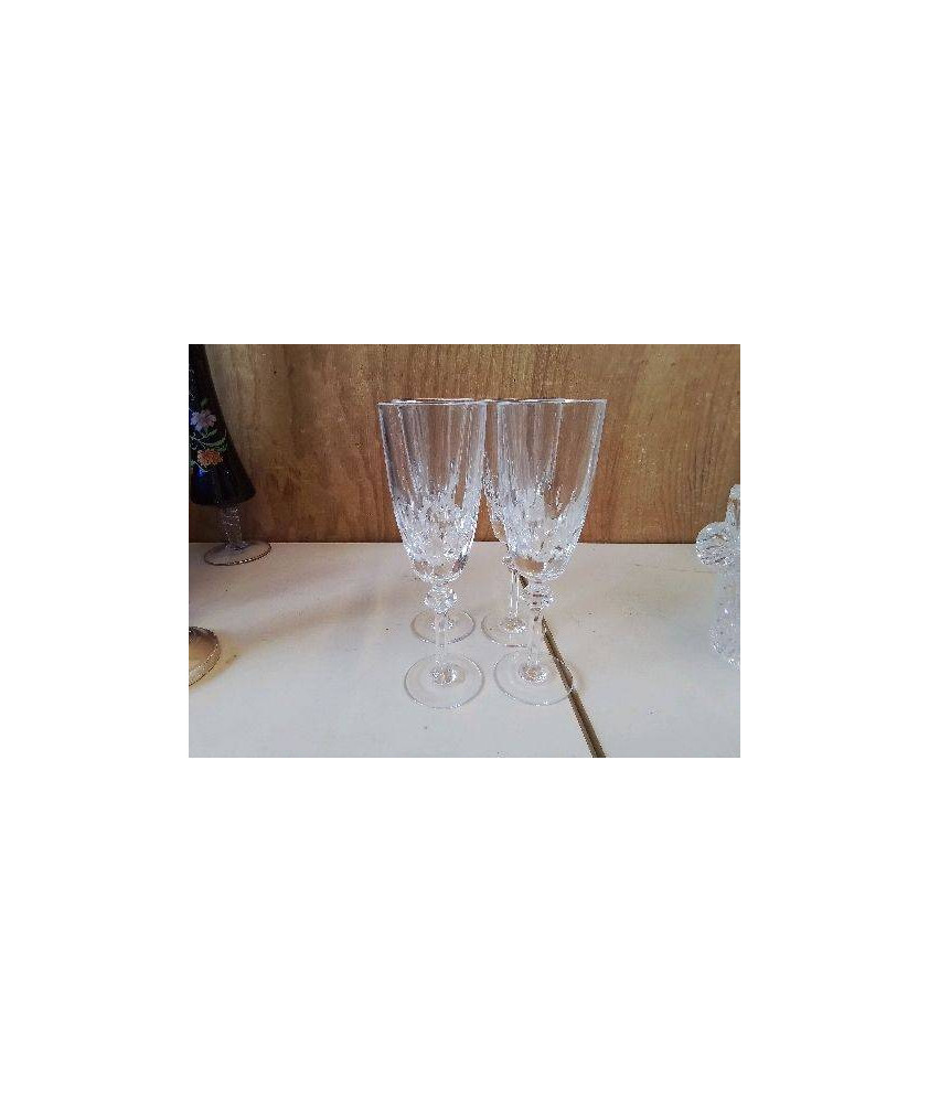 LOT DE 4 VERRES A CHAMAPGNE EN CRISTAL 