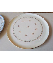 PLAT EN PORCELAINE 
