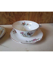 TASSE A THE AVEC SOUCOUPE 