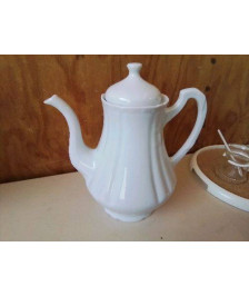 THÉIÈRE EN PORCELAINE 