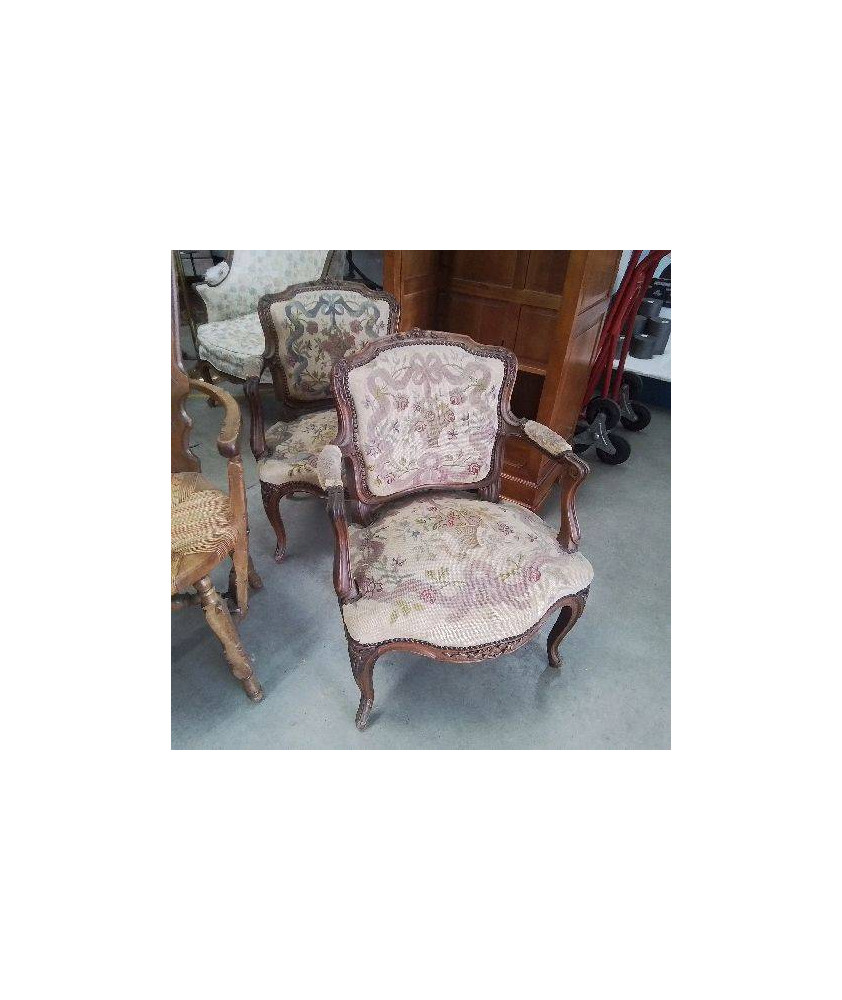 PAIRE DE FAUTREUILS STYLE LOUIS XV