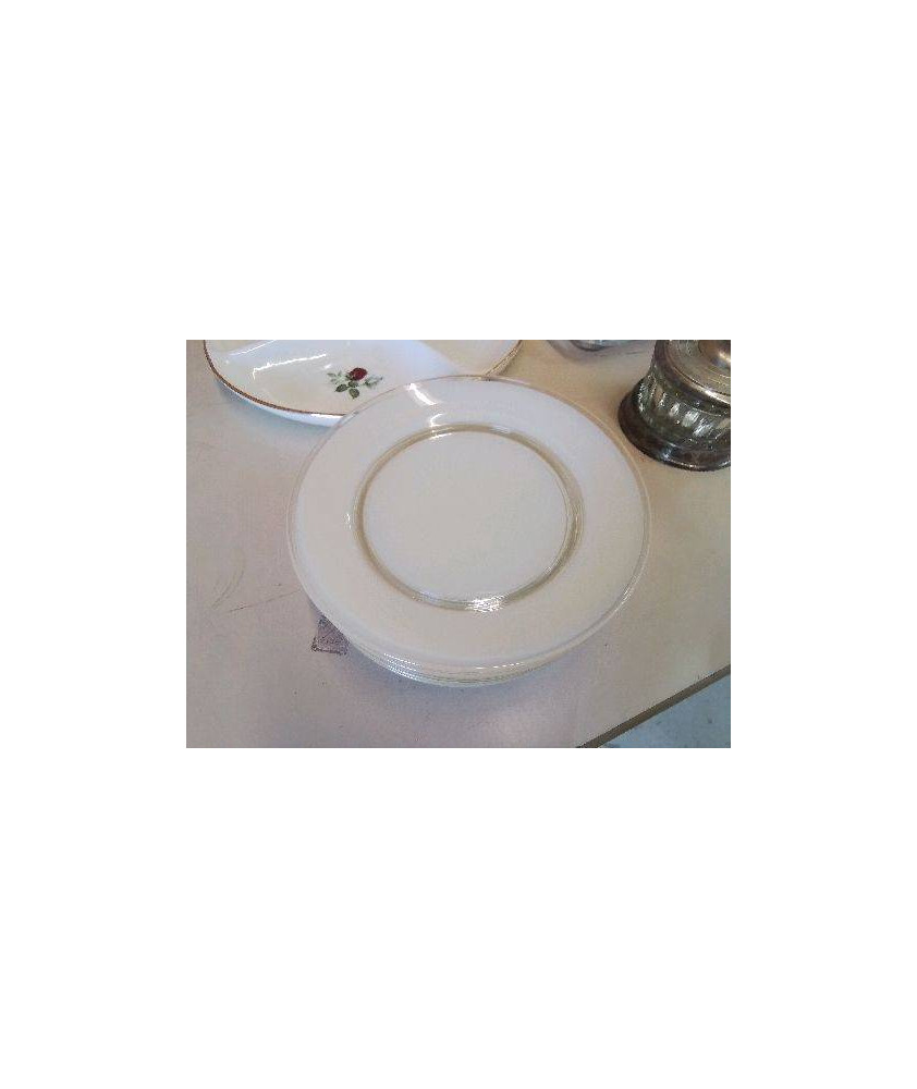 LOT DE 8 ASSIETTES A DESSERT 